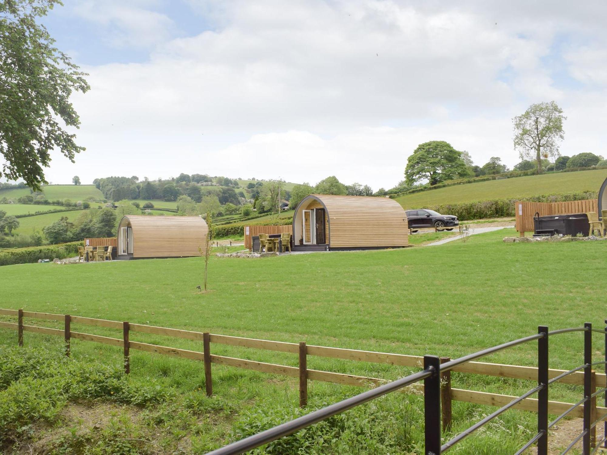 Villa Efyrnwy Pod Vip Llanfyllin Exterior foto